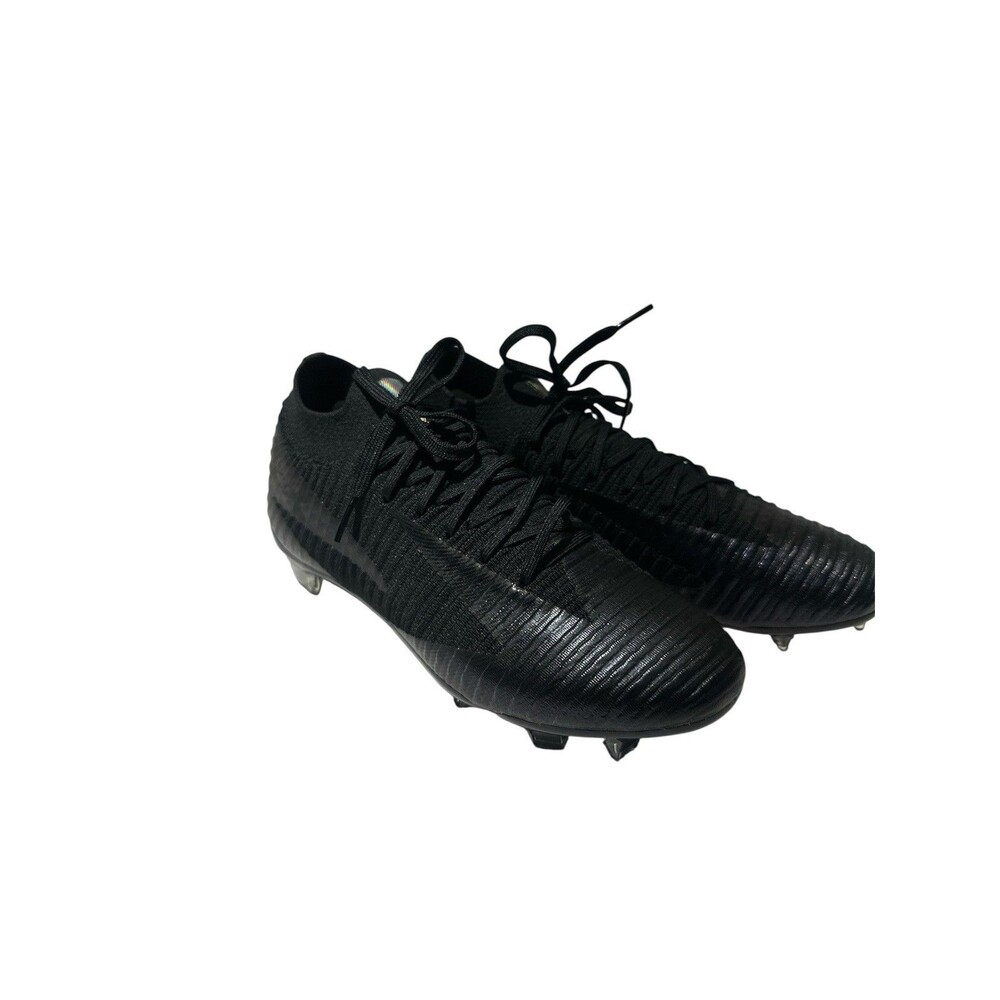 Under Armour Men’s Soccer Cleats Size 8 Black Lace-Up Lightweight Football Boots